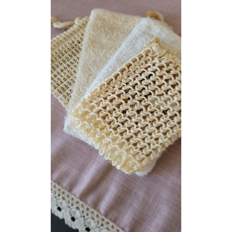 Set de 4 sachets en matières végétales pour éliminer les cellules mortes en douceur, bambou, rami, jute et sisal Set de 4 sachets en matières végétales pour éliminer les cellules mortes en douceur, bambou, rami, jute et sisal