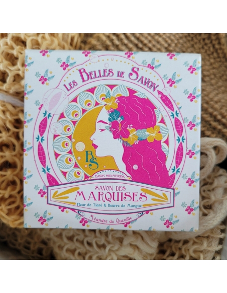 Savon des Marquise, savon, shampooing et rasage tout en un à la fleur de tiare et au beurre de mangue Savon des Marquise, savon, shampooing et rasage tout en un à la fleur de tiare et au beurre de mangue