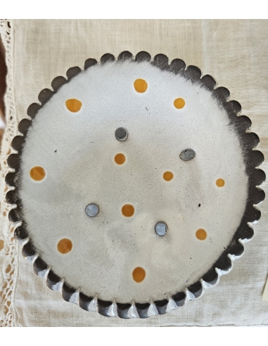 Porte savon artisanal rond en céramique blanc et pois jaunes