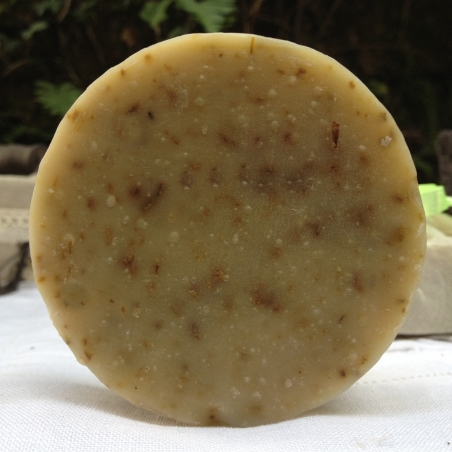 Savon naturel Sauge poudrée et ortie verte. Savon naturel Sauge poudrée et ortie verte.