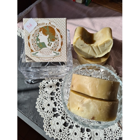 Suzanne L'Imparfaite, savon déclassé avec un défaut d'aspect ou un poids réduit de plus de 75 g Suzanne L'Imparfaite, savon déclassé avec un défaut d'aspect ou un poids réduit de plus de 75 g