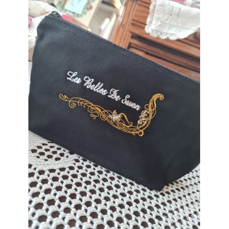 Trousse de toilette en coton noir avec anse large brodée machine Les Belles de Savon